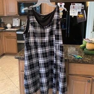 Torrid black plaid sleeveless dress